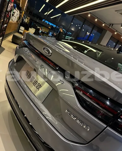 Ford Mondeo 2025 — миниатюра 2