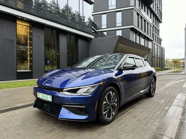 Kia EV6 2022 — фото 1, купить с доставкой в Москву
