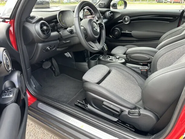 MINI Cooper SE 2023 — миниатюра 3