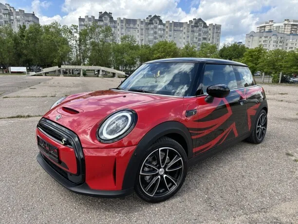 MINI Cooper SE 2023 — фото 1, купить с доставкой в Москву