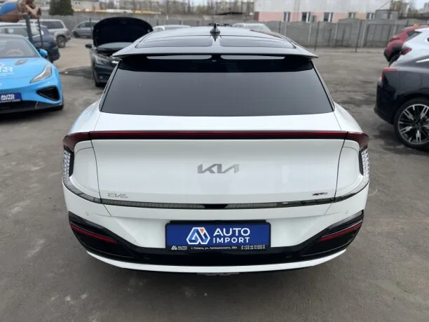 Kia EV6 2023 — миниатюра 2