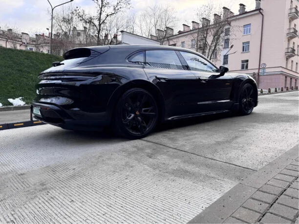 Porsche Taycan 2022 — миниатюра 5