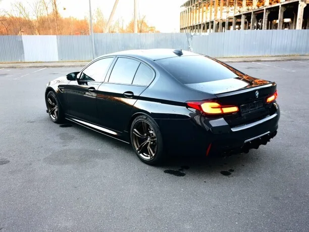 BMW M5 2023 — миниатюра 4