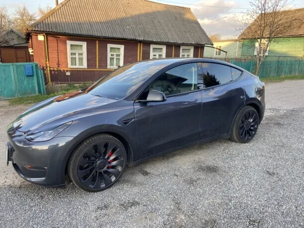 Tesla Model Y 2022 — миниатюра 4