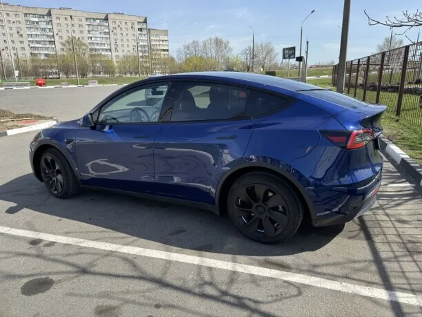 Tesla Model Y 2022 — миниатюра 5