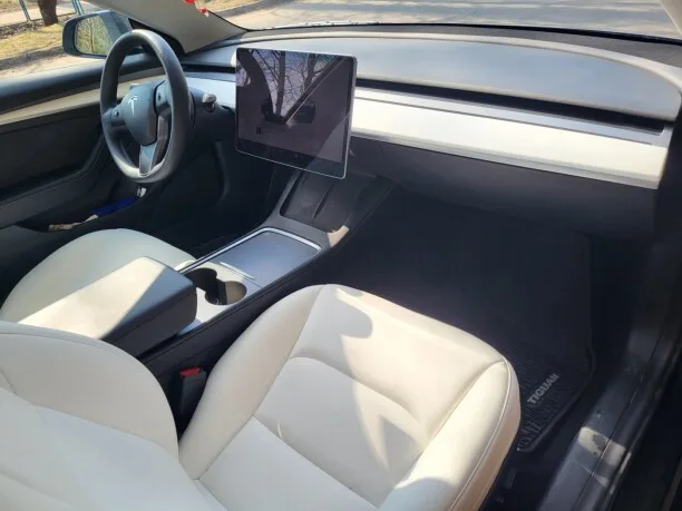 Tesla Model 3 2022 — миниатюра 3