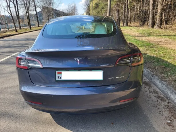 Tesla Model 3 2022 — миниатюра 4