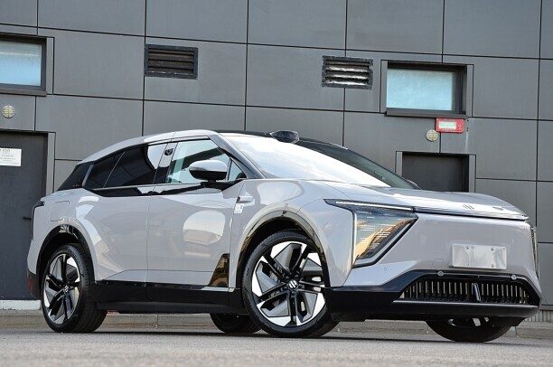 HiPhi Y 2023 — 4