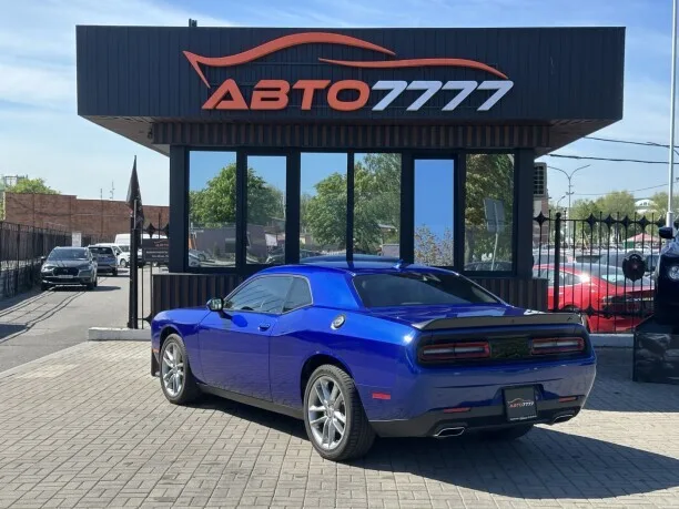 Dodge Challenger 2022 — миниатюра 4