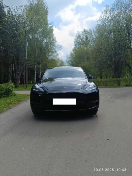 Tesla Model Y 2022 — миниатюра 2