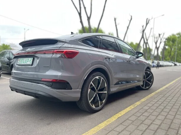 Audi Q4 e-tron Sportback 2023 — миниатюра 2