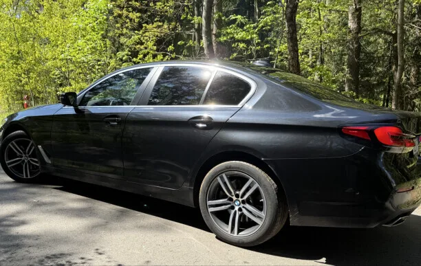 BMW 5 Series 2023 — миниатюра 4