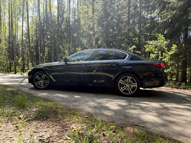 BMW 5 Series 2023 — миниатюра 5