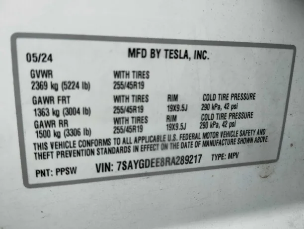 Tesla Model Y 2024 — миниатюра 3