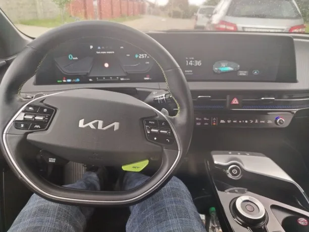 Kia EV6 2023 — миниатюра 3