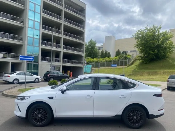 BYD Qin PLUS EV 2025 — миниатюра 4