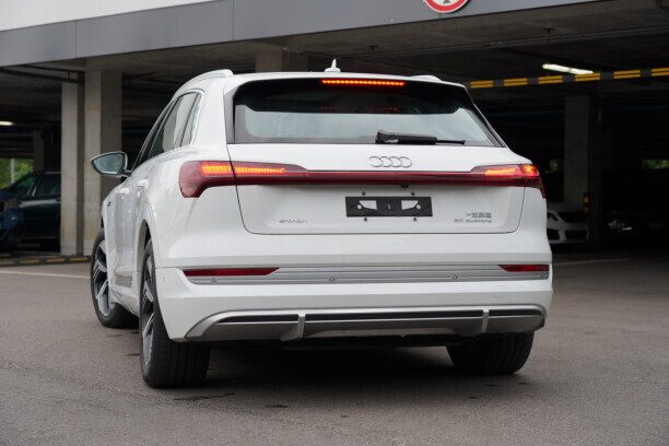 Audi e-tron 2023 — 4