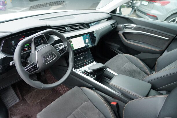 Audi e-tron 2023 — 5
