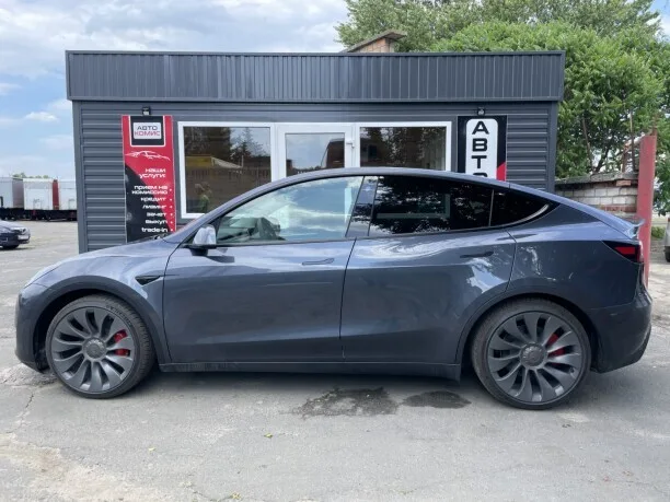 Tesla Model Y 2022 — миниатюра 4