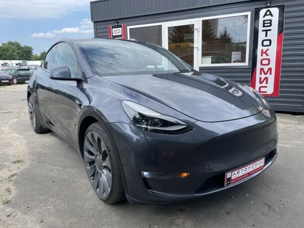 Tesla Model Y 2022 — фото 1, купить с доставкой в Москву