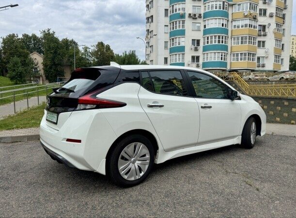 Nissan Leaf 2024 — 2