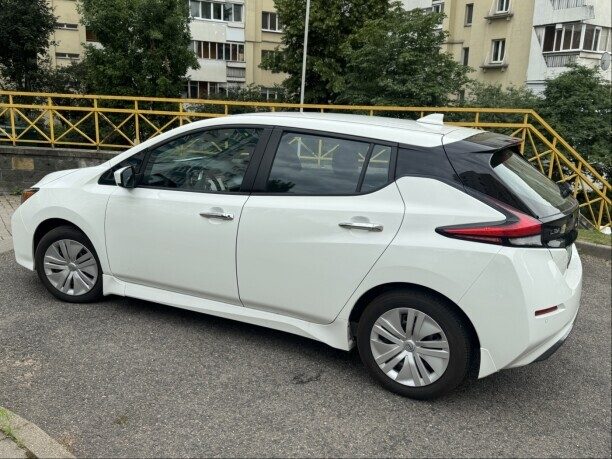 Nissan Leaf 2024 — 3