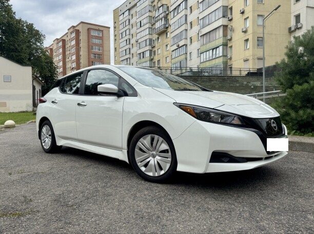 Nissan Leaf 2024 — 4