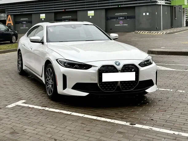 BMW i4 2023 — фото 1, купить с доставкой в Москву