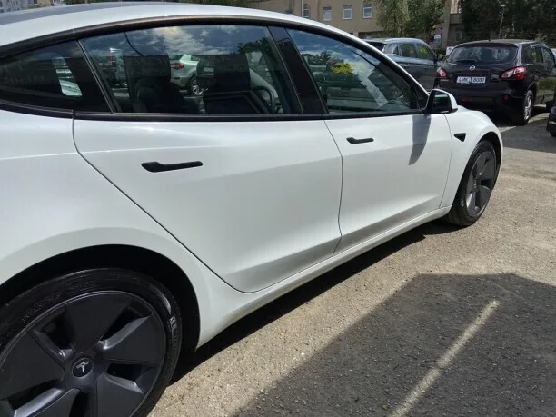 Tesla Model 3 2022 — миниатюра 5