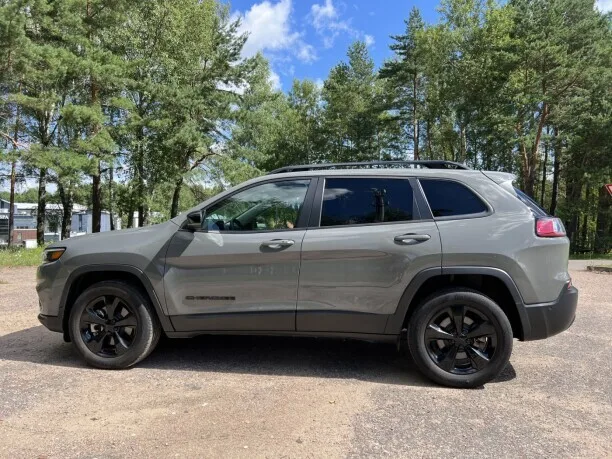 Jeep Cherokee 2022 — миниатюра 5
