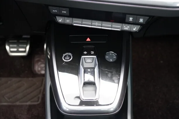 Audi Q4 e-tron 2024 — миниатюра 5