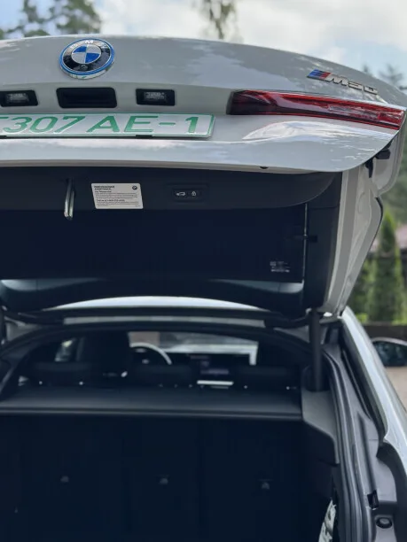 BMW i4 2022 — миниатюра 3