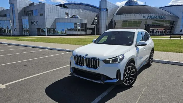BMW X1 2023 — фото 1, купить с доставкой в Москву