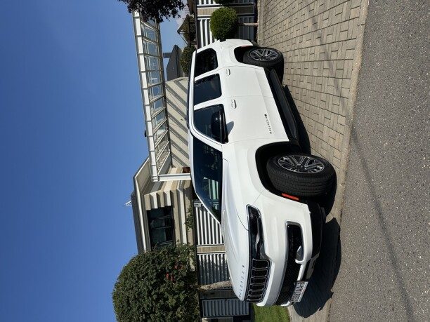 Jeep Wagoneer 2024