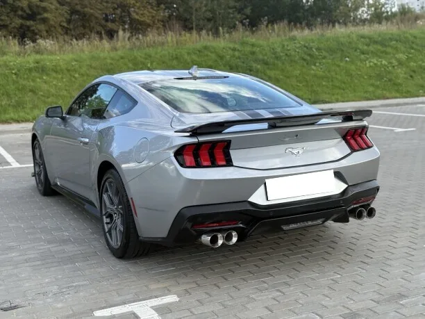 Ford Mustang 2023 — миниатюра 2