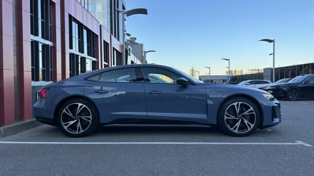 Audi e-tron GT 2022 — миниатюра 3