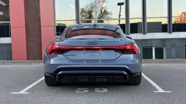Audi e-tron GT 2022 — миниатюра 4