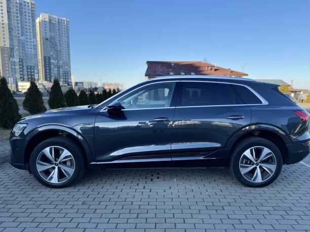 Audi Q8 e-tron 2023 — миниатюра 2