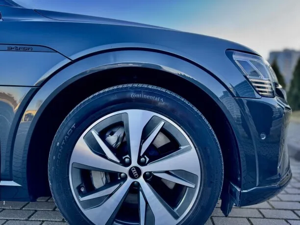 Audi Q8 e-tron 2023 — миниатюра 3