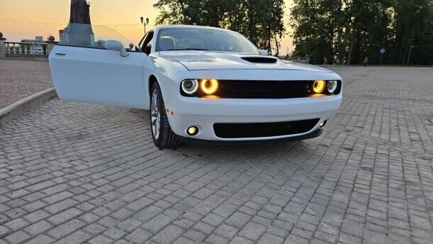 Dodge Challenger 2022 — фото 1, купить с доставкой в Москву