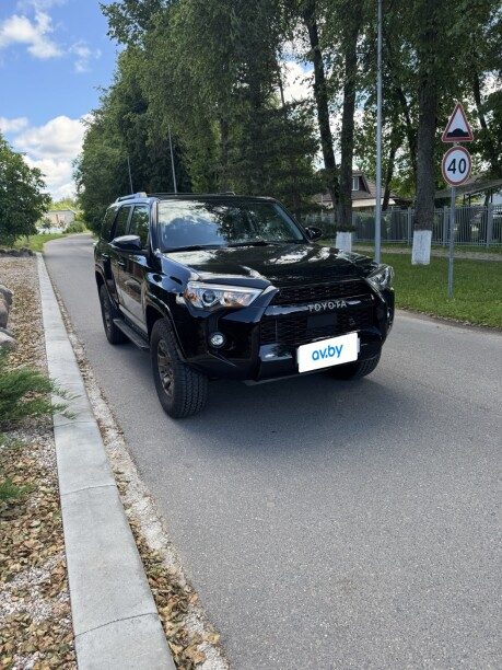 Toyota 4 Runner 2023 — 4