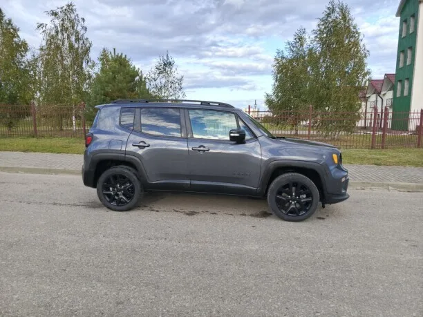 Jeep Renegade 2023 — миниатюра 4