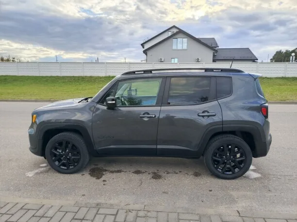 Jeep Renegade 2023 — миниатюра 5