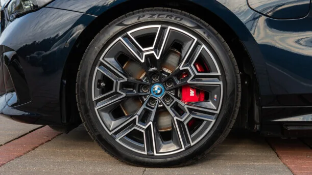 BMW i5 2024 — миниатюра 3