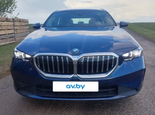 BMW 5 Series 2024 — фото 1, купить с доставкой в Москву