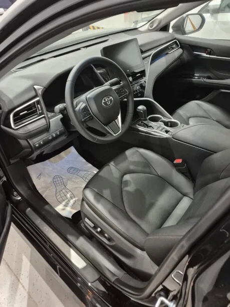 Toyota Camry 2023 — миниатюра 2