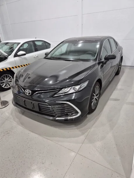 Toyota Camry 2023 — фото 1, купить с доставкой в Москву