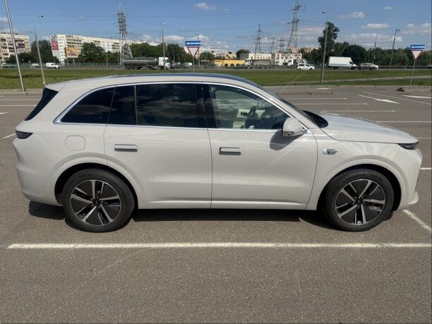 Li Auto L6 2024 — 2