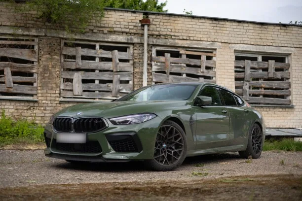 BMW M8 2022 — миниатюра 5