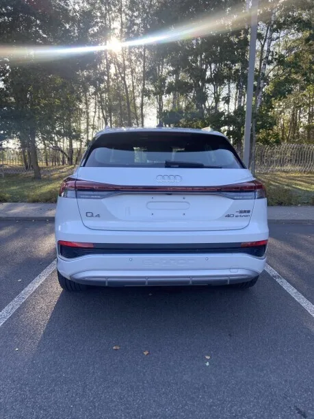 Audi Q4 e-tron 2023 — миниатюра 4
